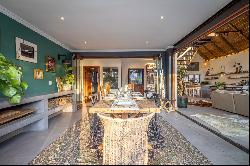 Northcliff's Ultimate Sanctuary: Where Rustic Charm Meets Modern Sophistication