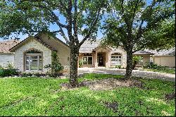 Charming Fair Oaks Ranch Retreat with Golf Course Views