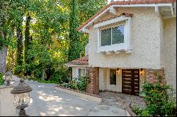 Private Oasis in Coveted Conejo Oaks