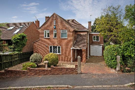 A light, airy detached home with four bedrooms, in a sought-after north Exeter setting.