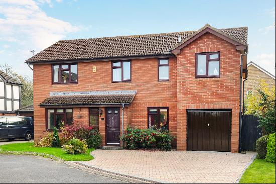 A fantastic detached family home in the popular Leckhampton area.