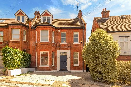 A 6 bedroom semi-detached house for sale on Pattison Road, NW2