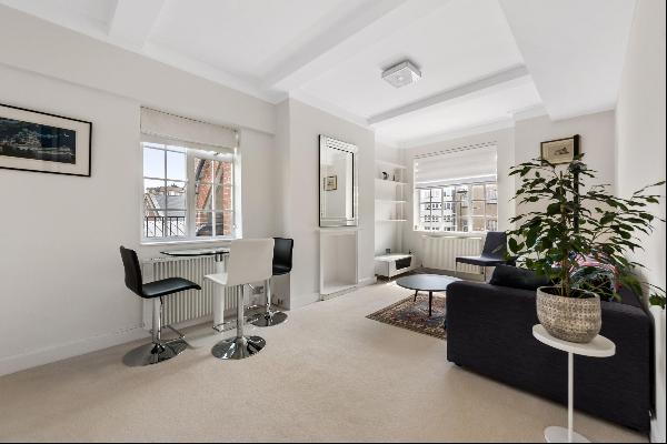 One bedroom flat to rent in Chelsea, Kings Court North SW3