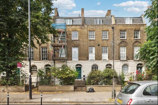 A two bedroom, maisonette in the heart of Islington on the upper floors of a handsome Geor