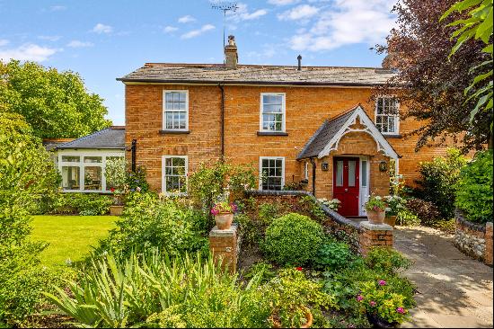 Three bedroom semi-detached cottage for sale in Cobham, KT11.