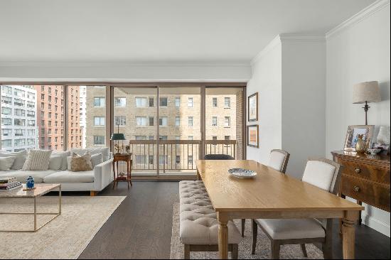 Newly renovated and ready to impress, welcome to 10A at 200 East 69th Street. This excepti