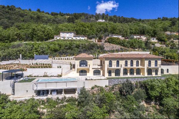 Exceptional property with stunning panoramic sea view.