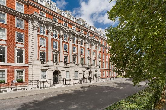 An exceptional apartment on one of London’s most coveted squares