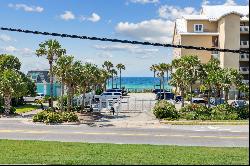 One Bedroom Destin Condo With Loft Near Public Beach Access