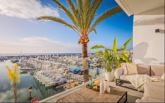 Exceptional 4-bedroom apartment in Puerto Banus, Marbella, Malaga.