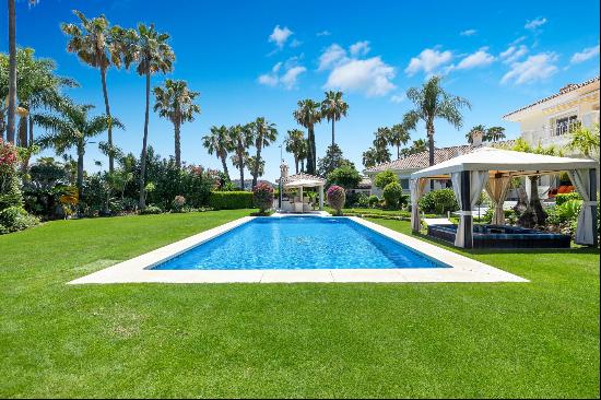 Impressive 6-bedroom villa in La Cerquilla, Nueva Andalucia, Marbella.