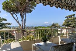 La Californie: 4-bed apartment with terrace and sea view