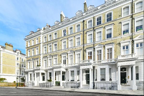 An extremely bright modern two-bedroom apartment in South Kensington