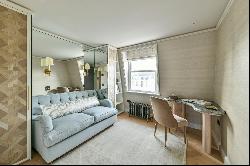 An extremely bright modern two-bedroom apartment in South Kensington