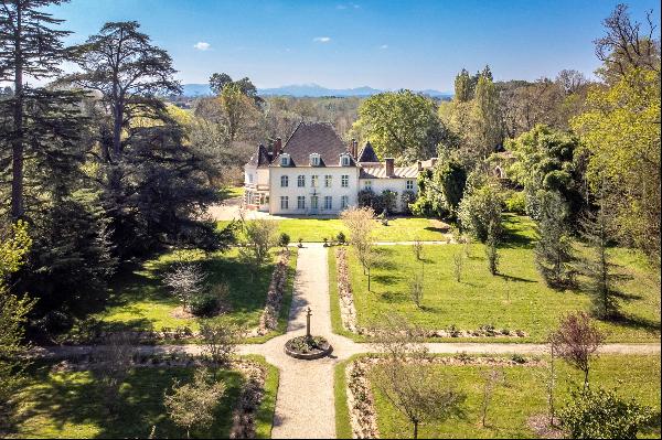 Gorgeous Castle Near Biarritz