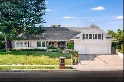 Mid-Century Gem in Royal Oaks