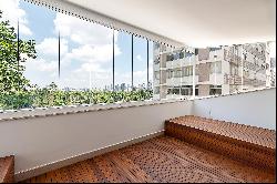 Renovated apartment with privileged view