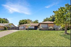 Charming Benbrook Home with Modern Upgrades & Prime Benbrook ISD Proximity!