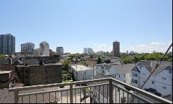 Luxury Apartment Near Lake Michigan on Milwaukee's East Side