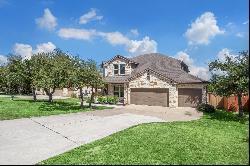 Spacious Hill Country Retreat