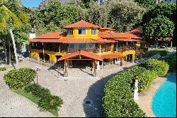 House in condominium with ocean and Pedra da Gávea views