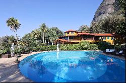 House in condominium with ocean and Pedra da Gávea views