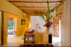 Exclusive villa in Trancoso with private access to Itapororoca Beach