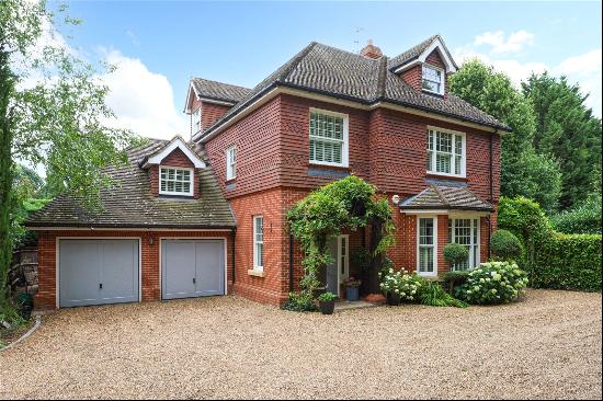 Miles Lane, Cobham, Surrey, KT11 2EA