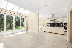 Gainsborough Place, Cobham, Surrey, KT11 2DP