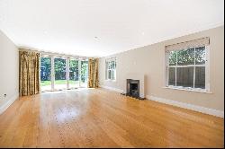 Gainsborough Place, Cobham, Surrey, KT11 2DP