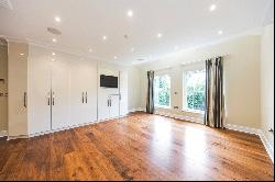 Gainsborough Place, Cobham, Surrey, KT11 2DP