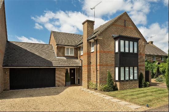 Brisson Close, Esher, Surrey, KT10 8JZ