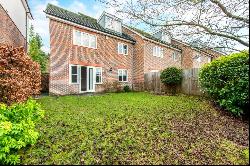 Waveney Road, Harpenden, Hertfordshire, AL5 4RU