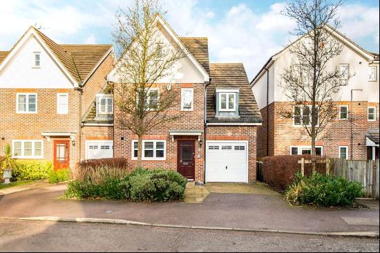 Waveney Road, Harpenden, Hertfordshire, AL5 4RU