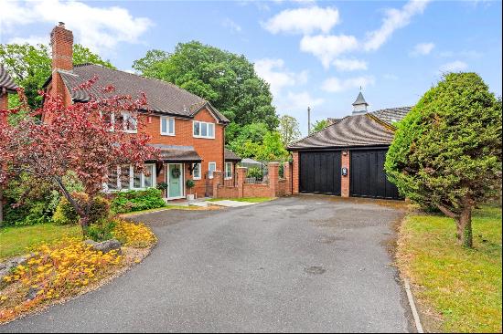 Halls Farm Close, Winchester, Hampshire, SO22 6RE