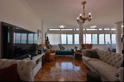 Oceanfront apartment at Posto 10, Ipanema, with panoramic views of Arpoador