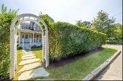 Renovated Vineyard Haven Home with Pool