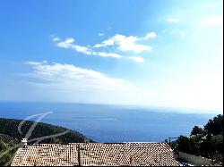 Great opportunity: Plot including villa's fondation located in Èze, with beautiful sea vie