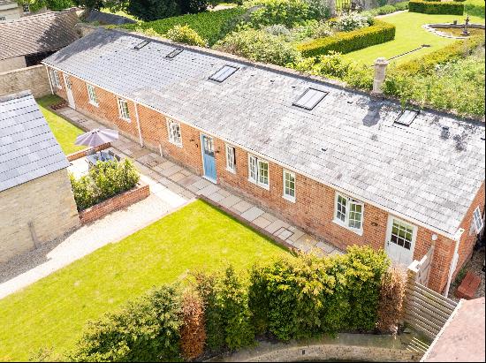 A recently converted and beautifully presented former Potting Shed tucked away in a highly