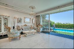 Elegant Villa with a Pool in the Ramot Neighborhood