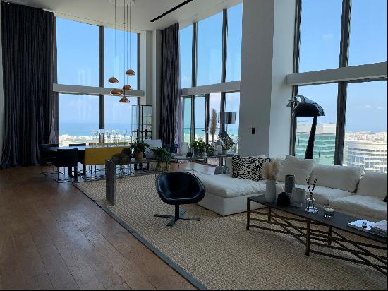 Spectacular Sea View Triplex Apartment with a Pool