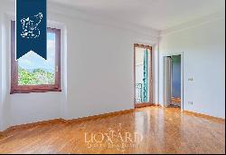 Elegant and prestigious penthouse for sale in an exclusive residential area of Florence