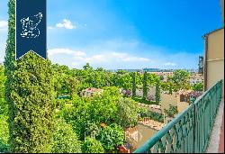 Elegant and prestigious penthouse for sale in an exclusive residential area of Florence