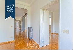 Elegant and prestigious penthouse for sale in an exclusive residential area of Florence