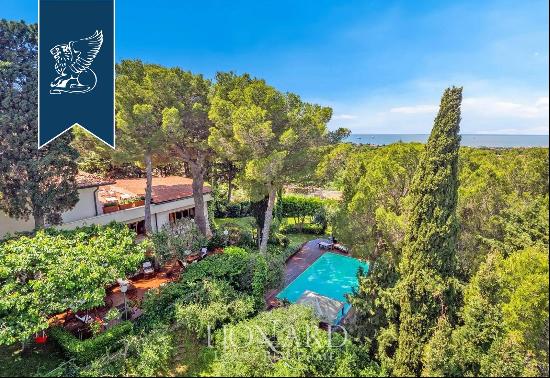 Stunning villa with a designer pool and a panoramic view of the Tuscan sea for sale in Liv