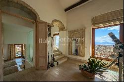 Panoramic apartment in the historic Castello