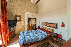 Panoramic apartment in the historic Castello