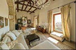 Panoramic apartment in the historic Castello