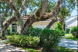 8813 Lakeside Circle, Vero Beach, FL