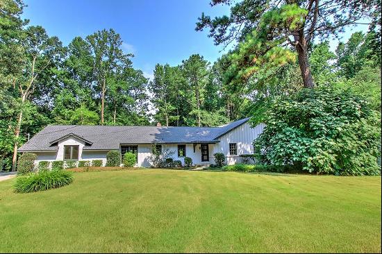 Stunning Renovated Ranch in the Heart of Brookhaven